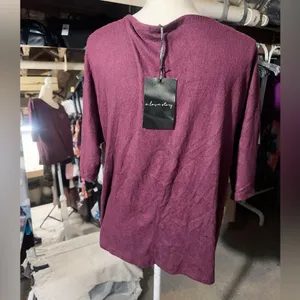 A Love Story Purple Burgundy Tunic Top Stretch Knit V-neck Dolman 3/4 Sleeve NWT thumbnail 3