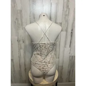 Windsor white nude laced bodysuit thumbnail 3