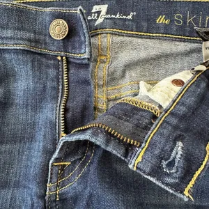 Seven For All Mankind The Skinny Jeans Dark Wash Size 28 Mid Rise Stretch‎ thumbnail 9