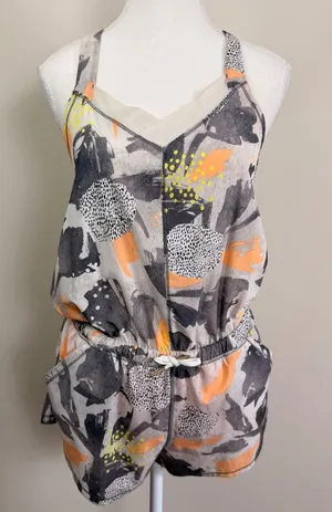 Lululemon Hotty Hot‎ Romper Abstract Orange Grey Print Adjustable Straps Size 4 thumbnail 1