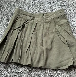 Zara Olive Green Pleated Skater Shorts thumbnail 1