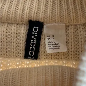 H&M Divided Beige Knit Sweater thumbnail 2