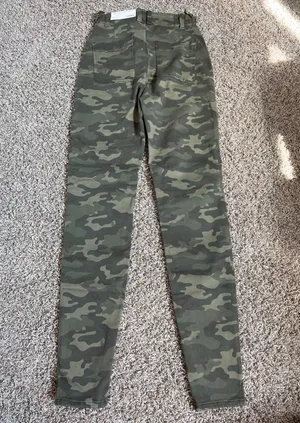 NWT American Eagle Camo Jeggings thumbnail 2