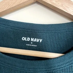 Old Navy forest green cropped short sleeved ribbed t-shirt‎ women's size medium thumbnail 3