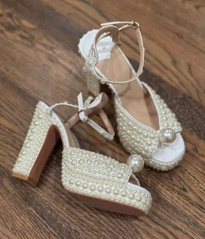 NWOT Open Toe Pearl Platform White Heels Size 6 thumbnail 1