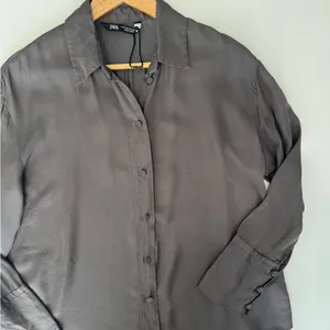 Zara Button Down Shirt Long Sleeve‎ Collared Blouse Top Gray Size M thumbnail 2
