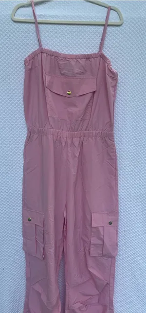 No Vacancy Women’s Pink Cargo Jumpsuit Size M NWT Utility Pocket Adjustable Stra thumbnail 1