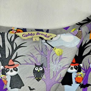 Gabby Brooke Halloween Scrub Top Sloths Owl Ghost Night 2 Pocket LARGE thumbnail 2