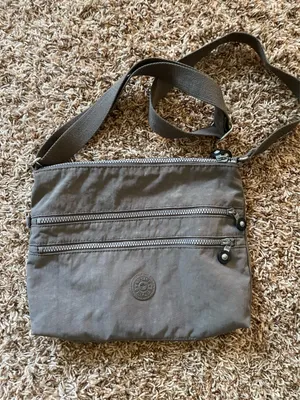 Converse sling bag thumbnail 1