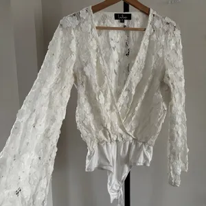 Lulus Blossom On Over White Lace Faux Wrap Long Sleeve Bodysuit Size M thumbnail 3
