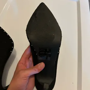 Qupid black point toed mule heels - size 8 thumbnail 2