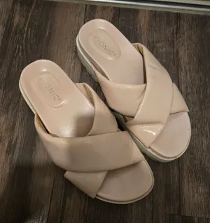 Vionic sandals  thumbnail 1