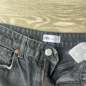 ZARA Wide-Leg Jeans thumbnail 3