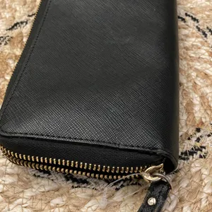 Kate Spade New York Black Leather‎ Zip Around Wristlet Wallet thumbnail 10
