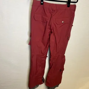 Burton Womens Cargo Snow Pants Dark Red Medium Ski Snowboard Leg Vents thumbnail 2