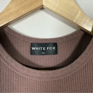 White Fox Boutique Women’s Embroidered Racquet Logo Tank Brown Size XS thumbnail 3