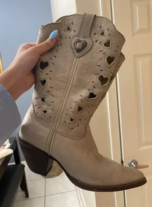 Tan Heart Cowboy Boots Size 6 thumbnail 1