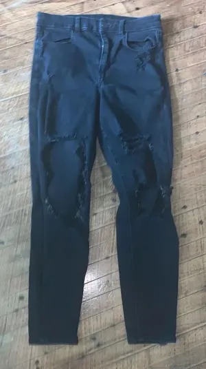 American Eagle black destroyed distressed 8 short curvy hi-rise jeggings thumbnail 1