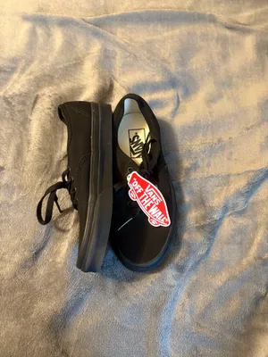 Unisex Vans Black Low-Top Canvas Sneakers Women’s Size 6 or Men’s Size 4.5 thumbnail 2