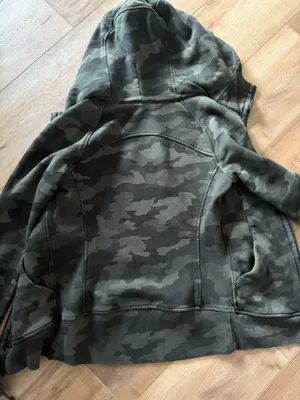 Lululemon Scuba Hoodie Size 4 Camo thumbnail 3
