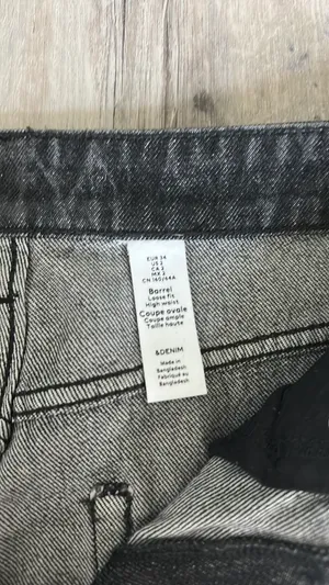H&M Black Wash Barrel Jeans thumbnail 3