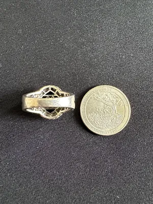 Sterling & glass EUC ring. Green oval glass stone w/ CZ halo set in 925 silver thumbnail 3