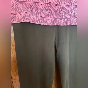 2011 Victoria’s Secret Pink Tribal Pattern Pink Fold-Over Yoga Pants, Size M thumbnail 4