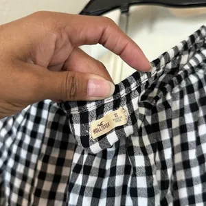 Hollister XS Black White Gingham Off Shoulder Smocked Peasant Crop Top thumbnail 6