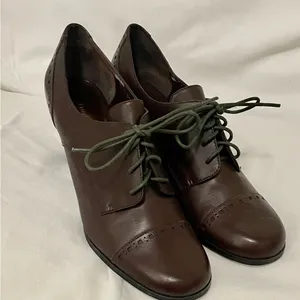 Etienne Aigner Nada Oxford Heels Leather Y2K 90s Lace Up Career Casual Size 8.5 thumbnail 4