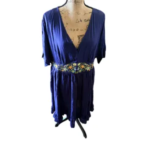 BLOOMCHIC Blue Floral Embroidered V-Neck Dress, Plus 14/16 thumbnail 2