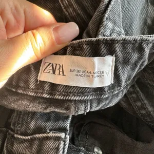ZARA Cuffed Hem‎ Folded Over High Rise Wide Leg Jeans Sz 4 Black Distressed thumbnail 8