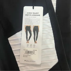 Black and White Alo Leggings thumbnail 3