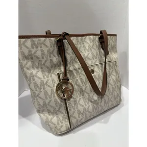 Michael Kors Jet Set Travel Tote - Vanilla MD tote Hang Tag Logo thumbnail 2