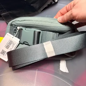 Lululemon Everywhere Belt Bag 1L NWT Authentic. Crater Blue. Sold Out. thumbnail 2