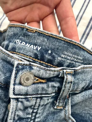 Old Navy Sky High Straight Jeans thumbnail 3