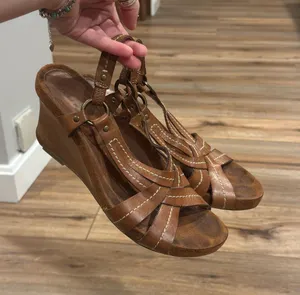 TRUFLEX Cognac Brown Leather Strappy Boho Gladiator Wedge Sandals | Size 9 thumbnail 1