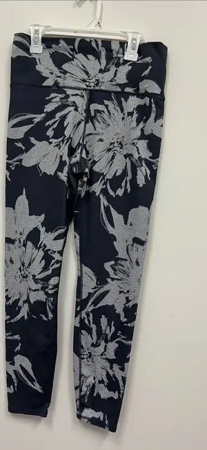 Vuori Black & Light Gray Floral Active Leggings Size Small (?) thumbnail 1