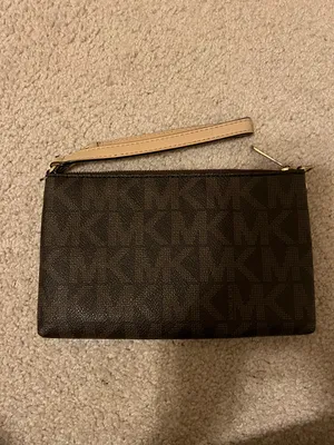 Michael Kors Wristlet thumbnail 2
