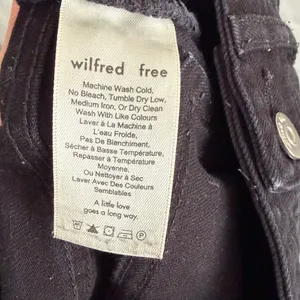 Wilfred Free Aritzia High Waist‎ Button Fly Straight Leg Black Jeans Crop Size 4 thumbnail 5