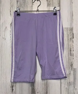 Feathers Biker Shorts Women’s Medium Purple Athletic Stretch Workout Shorts thumbnail 1