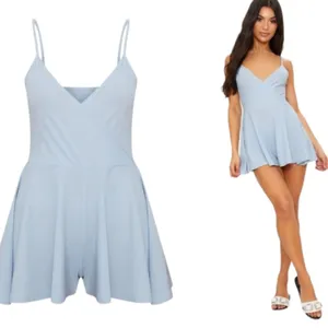 PrettyLittleThing -760 NWT Powder Blue Crepe Strappy Wrap Romper Women's sz 6‎ thumbnail 2