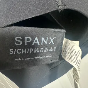 Spanx 50474R FlexFeel Low Impact Padded Wireless Sports Bra Black Small‎ Comfort thumbnail 4