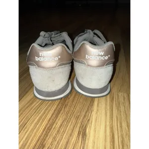 New Balance Shoes Womens 8.5 Lace Up Low Top Running Sneakers GW500SG Grey Suede thumbnail 4