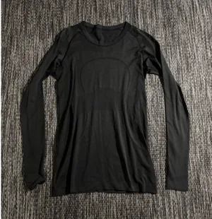Lululemon Swiftly Tech Long Sleeve Crew Lightweight Running thumbnail 1