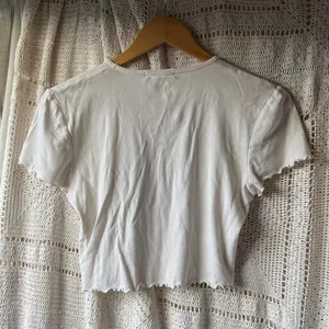 Truly Madly Deeply Cupid Baby Tee Cream Pink Rose Cherub Crop Top Medium thumbnail 3