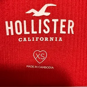 Hollister Red Wrap Tie Top V-Neck Crop Top Short Sleeve Y2K Vibes Size X-Small thumbnail 2