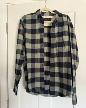 Abercrombie Navy and olive flannel thumbnail 1