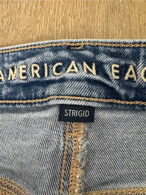 American Eagle Distressed Mom Jean Blue Denim Jeans thumbnail 4
