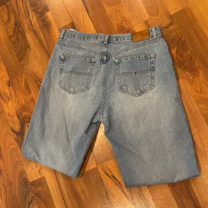 Tommy Hilfiger light wash denim jeans‎ women’s size 10 thumbnail 6