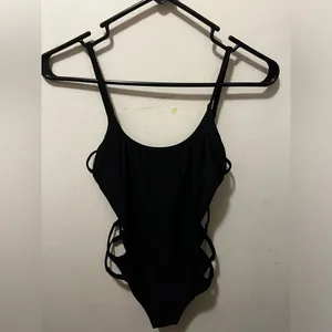 NWOT Byrds of Paradise Cut out bathing‎ suit black XS thumbnail 3